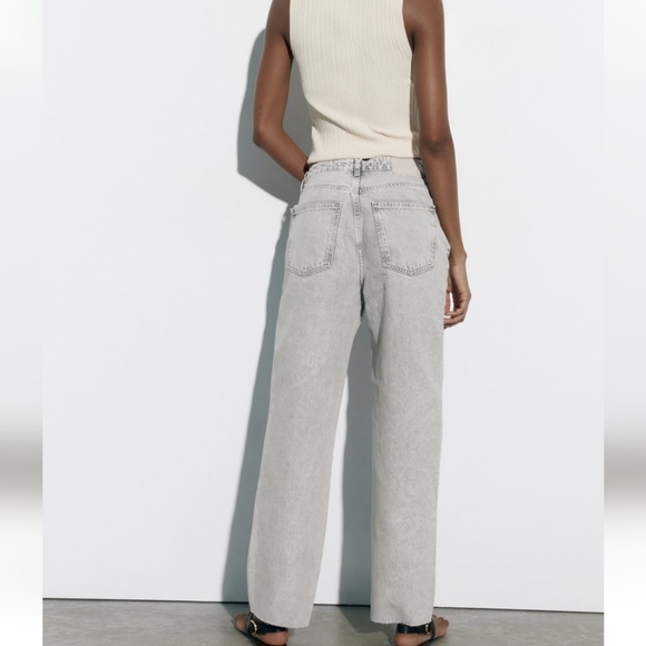 Zara High Waisted Straight leg Jeans - Picture 6 of 11